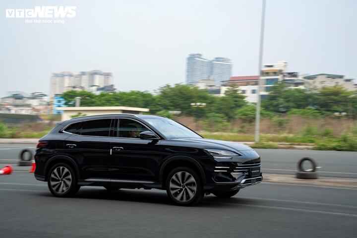 BYD Sealion 6 là dòng xe lai sạc điện có khả năng vận hành đường dài ấn tượng.