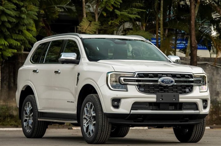 Ford Everest dẫn đầu phân khúc SUV cỡ trung tại thị trường Việt.