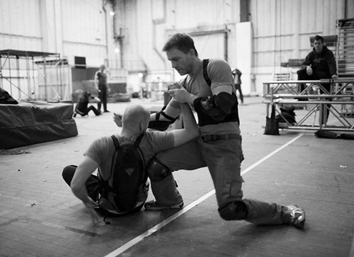 Daniel Craig tập Krav Maga khi chuẩn bị cho đóng phim