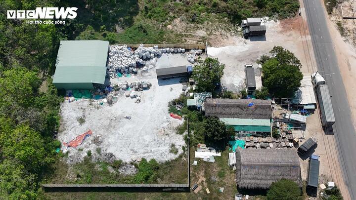 Đường dây của Trang đã chôn, lấp, đổ hàng chục nghìn tấn chất thải trái pháp luật tại TP.HCM và các tỉnh. (Ảnh: Công an cung cấp)