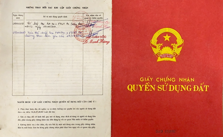 Trường hợp gia đình bà Phạm Thị Dần dù bìa đỏ được cấp năm 1994 nhưng không được phường An Dương đính chính thông tin "thổ cư" sang "đất ở" như phương án mà phường này báo cáo thành phố.