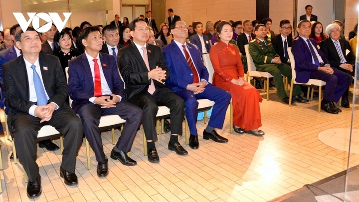 Cộng đồng người Việt Nam tại Italia hiện có khoảng 5.500 người, sinh sống trên khắp các vùng của Italia.