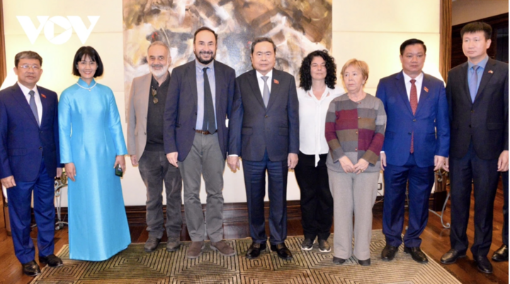 Chủ tịch Quốc hội Trần Thanh Mẫn gặp Tổng Bí thư Đảng Tái lập Cộng sản Italia Maurizio Acerbo