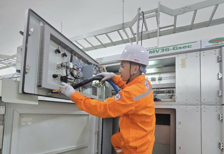 Bộ Công Thương đề xuất thay đổi quy định khung giờ cao điểm, thấp điểm và giờ bình thường của hệ thống điện quốc gia. (Ảnh minh họa: EVNNPC)