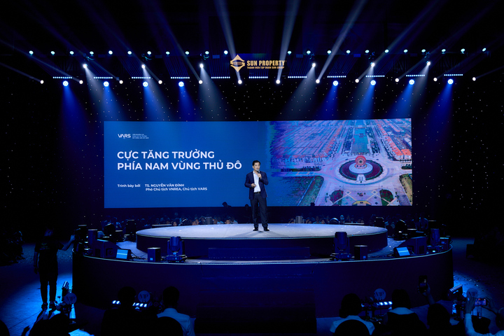 Chuyên gia chia sẻ về tổng quan thị trường bất động sản phía Nam thủ đô. (Ảnh: Ánh Dương)