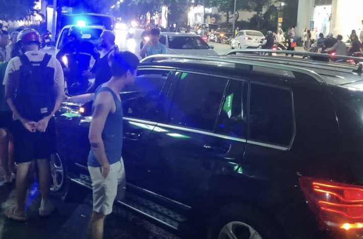 Hiện trường vụ tai nạn giao thông liên hoàn. Ảnh: Văn Phú