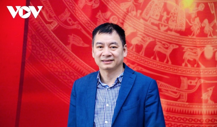 Nhà báo Đồng Mạnh Hùng, Trưởng Ban Thư ký Biên tập VOV, Trưởng Tiểu ban chấm thi Phát thanh trực tiếp.