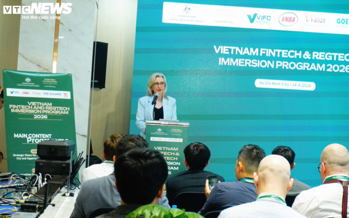 Bà Emma McDonald, Tham tán Thương mại và Đầu tư Cấp cao của Chính phủ Australia tại Việt Nam và Campuchia phát biểu tại sự kiện.