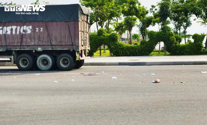 Hiện trường vụ tai nạn khiến nữ sinh lớp 11 tử vong tại chỗ.