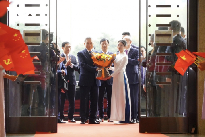 Tổng Bí thư, Chủ tịch nước Tô Lâm phát biểu chính sách tại ĐH Thanh Hoa (Bắc Kinh) - 1