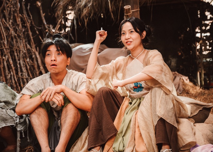 Tam Triều Dâng và Ngọc Trai đóng cặp trong phim.