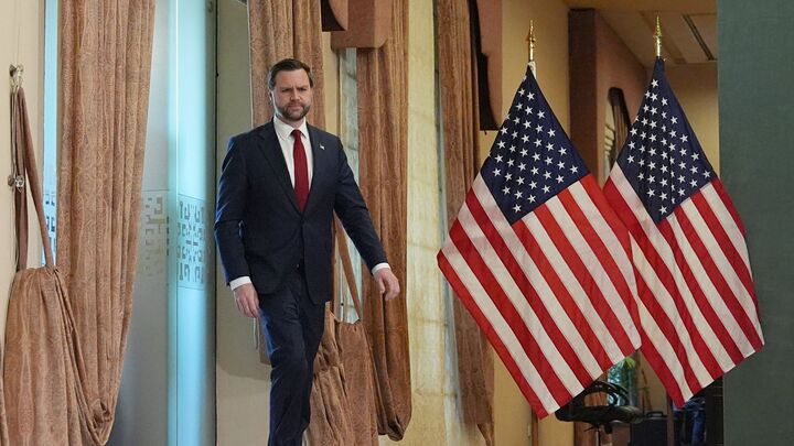 Phó Tổng thống Mỹ J.D. Vance sau các cuộc đàm phán bất thành ở Pakistan.