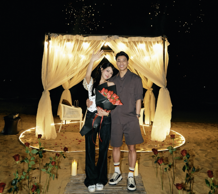 Vũ Văn Thanh cầu hôn bạn gái thành công.