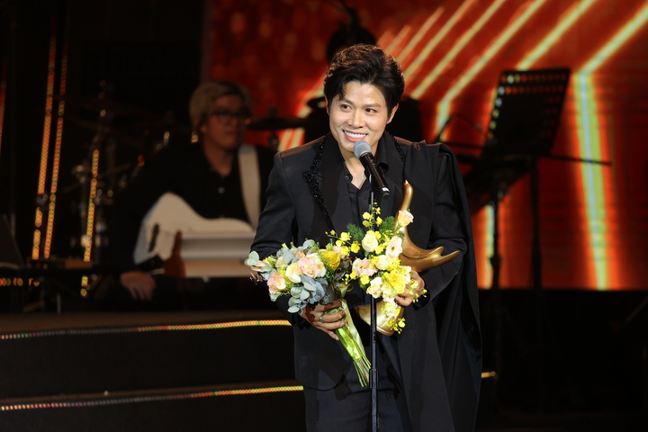 Nguyễn Văn Chung giành giải "Nhạc sĩ của năm".