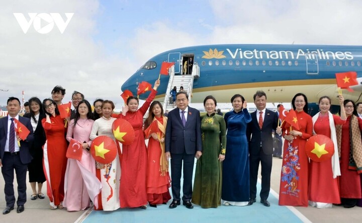 Chủ tịch Quốc hội Trần Thanh Mẫn đến Istanbul, Thổ Nhĩ Kỳ dự IPU-152 - 3