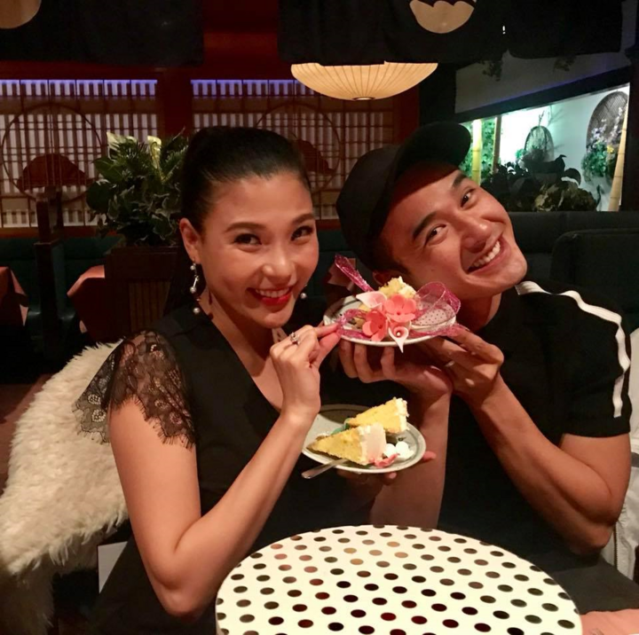 Là một trong những gia đình viên mãn, hạnh phúc bậc nhất Vbiz, Lương Thế Thành và Thúy Diễm vẫn luôn giản dị kỷ niệm những dấu mốc yêu thương bên nhau suốt nhiều năm qua.