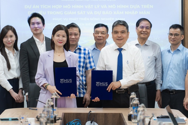 Quỹ VinFuture và Trường ĐH Khoa học Tự nhiên - ĐHQG Hà Nội hợp tác triển khai Dự án “Tích hợp mô hình vật lý và mô hình dựa trên dữ liệu trong giám sát và dự báo xâm nhập mặn phục vụ phát triển nông nghiệp xanh tại một số khu vực ven biển Đồng bằng sông Hồng”.