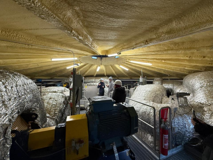 Bên trong pin cát lớn nhất thế giới. (Nguồn: John Koetsier)