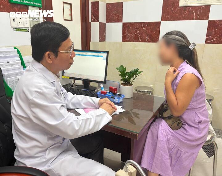 Bệnh nhân đến khám tại Bệnh viện Da liễu TP.HCM.