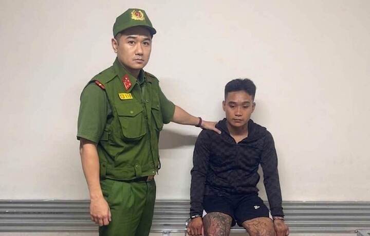 Lê Văn Dương tại cơ quan công an.