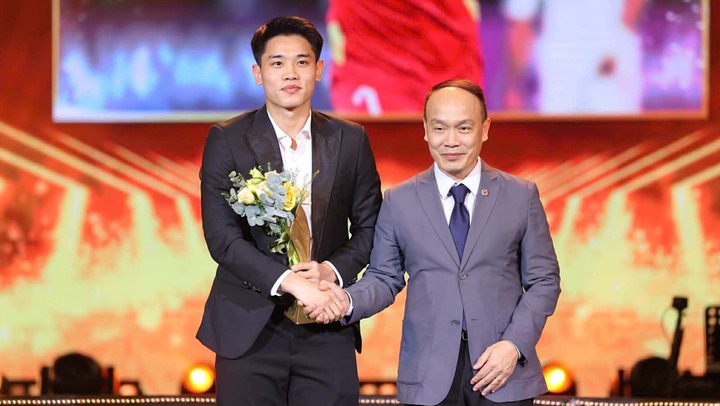 Nguyễn Đình Bắc tiếp tục được vinh danh.