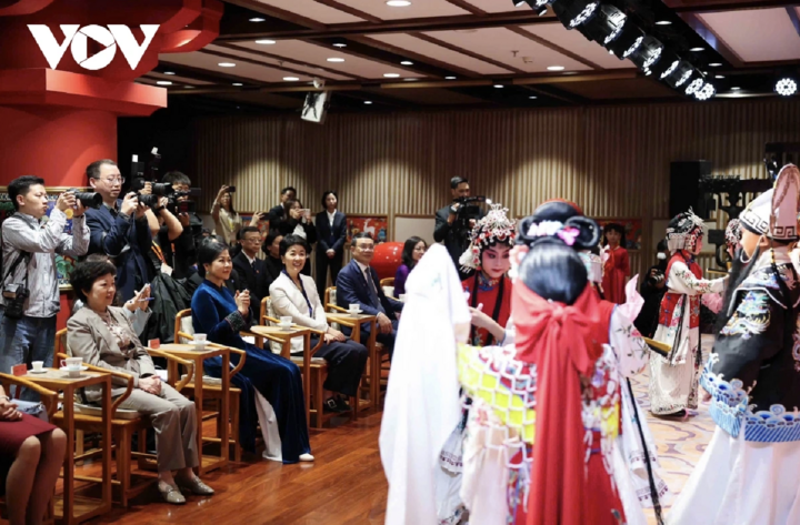 Phu nhân Tổng Bí thư, Chủ tịch nước thăm Trung tâm Tống Khánh Linh tại Bắc Kinh, Trung Quốc - 6