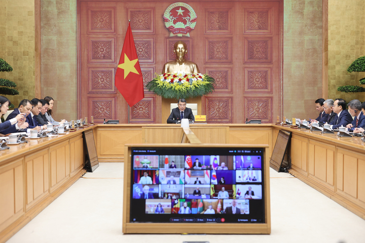 Thủ tướng Lê Minh Hưng đề xuất 3 định hướng hợp tác quan trọng để giải quyết các vấn đề năng lượng và duy trì chuỗi cung ứng. (Ảnh: VGP/Nhật Bắc)