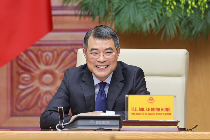 Thủ tướng Lê Minh Hưng tham dự Hội nghị Thượng đỉnh trực tuyến Cộng đồng phát thải ròng bằng 0 châu Á (AZEC) mở rộng về tự chủ năng lượng do Thủ tướng Nhật Bản Takaichi Sanae chủ trì. (Ảnh: VGP/Nhật Bắc)