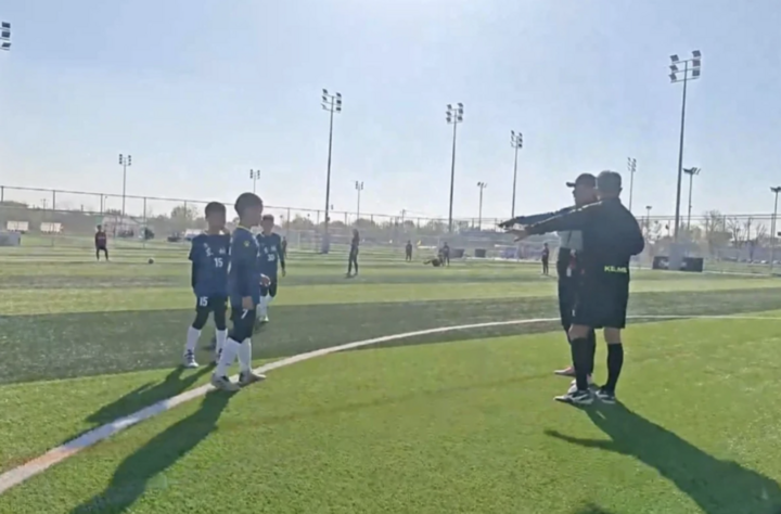 Nghi án dàn xếp tỉ số giữa U10 Dongcheng Sports School 16 Orange và Kickers Lan. (Nguồn: SCMP)