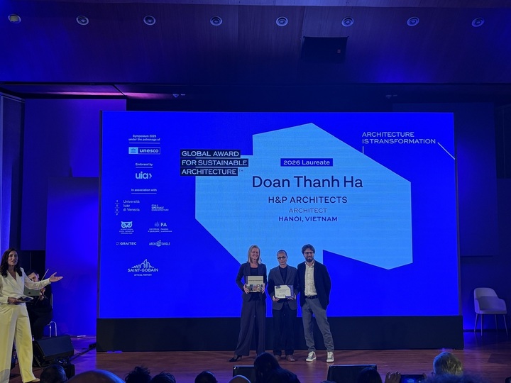 Kiến trúc sư Đoàn Thanh Hà tại lễ trao Giải thưởng Toàn cầu về Kiến trúc bền vững tại Thổ Nhĩ Kỳ, ngày 15/4.