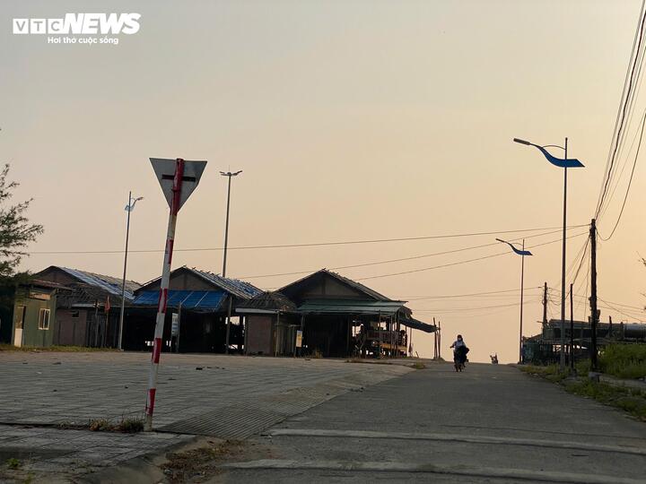 Dự án "Phát triển cơ sở hạ tầng du lịch tiểu vùng Mê Công mở rộng giai đoạn 2 - Tiểu dự án tỉnh Quảng Trị" do Sở Văn hóa, Thể thao và Du lịch tỉnh Quảng Trị làm chủ đầu tư. Dự án do Ban Quản lý dự án (QLDA) đầu tư xây dựng tỉnh Quảng Trị quản lý dự án với tổng mức đầu tư là hơn 258 tỉ đồng (từ nguồn vay ADB và vốn đối ứng ngân sách nhà nước). Thời gian khởi công từ tháng 8/2023 và hoàn thành trong năm 2024.