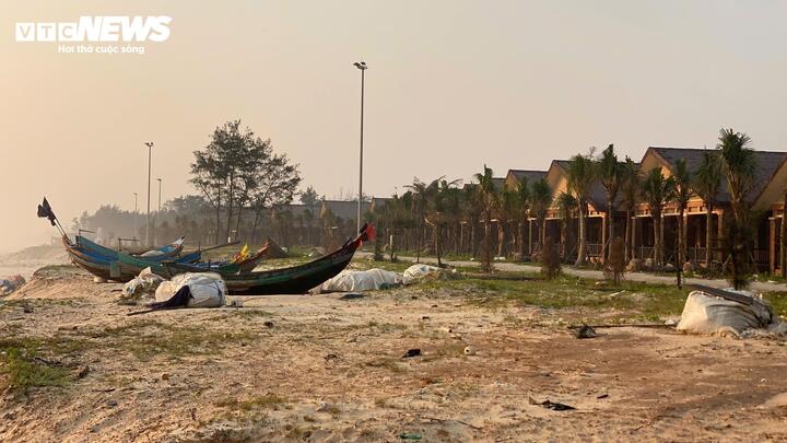 Theo người dân địa phương, họ từng rất kỳ vọng khi dự án đi vào hoạt động sẽ tạo ra cú hích để kích cầu du lịch biển ở địa phương phát triển. Qua đó, thu hút du khách, tạo thêm việc làm, thúc đẩy kinh doanh, buôn bán... đời sống người dân sẽ tốt hơn. Tuy nhiên, khi nhìn cảnh dự án đầu tư xong rồi bỏ hoang khiến nhiều người cảm thấy hụt hẫng, tiếc nuối.