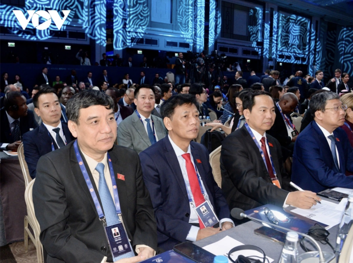 Các đại biểu đoàn đại biểu cấp cao Việt Nam tham dự Phiên khai mạc