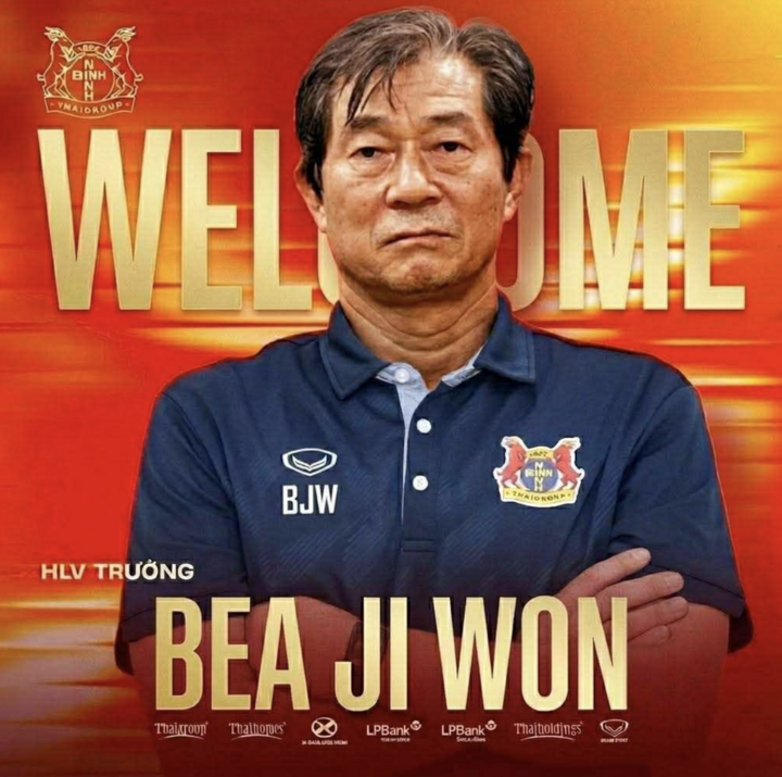 CLB Ninh Bình bổ nhiệm ông Bae Ji Won vào vị trí huấn luyện viên trưởng thay cho ông Vũ Tiến Thành.