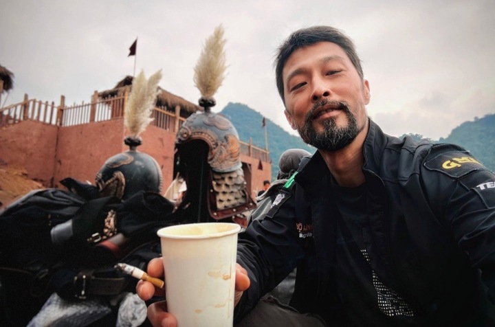 Johnny Trí Nguyễn đảm nhận vai Hữu tướng quân, đồng thời giữ vai trò chỉ đạo võ thuật.