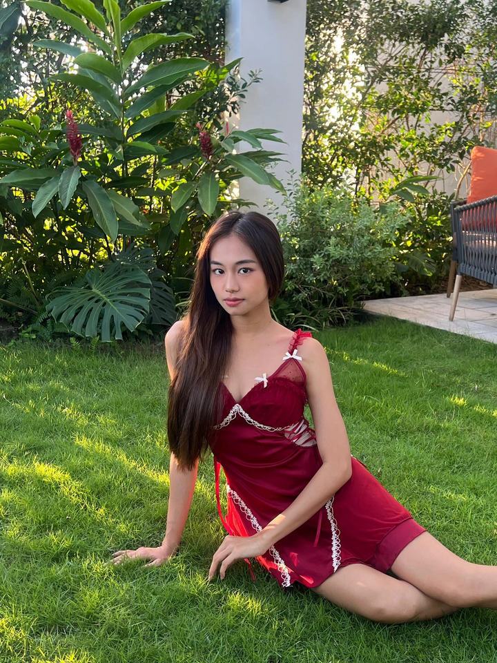 Khi tham gia ghi hình bộ phim "Bóng ma hạnh phúc", cô phải đối mặt với bệnh tật.