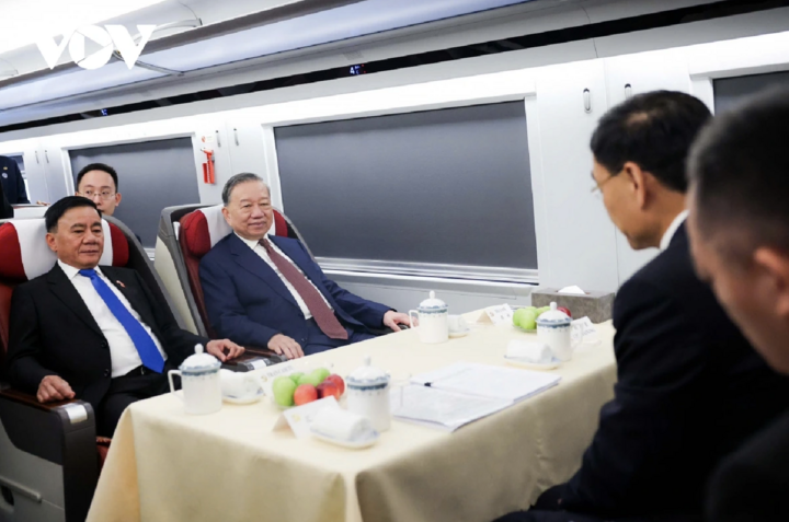 Tính đến đầu năm 2026, hệ thống đường sắt đang vận hành của Trung Quốc đạt tổng chiều dài 165.000 km