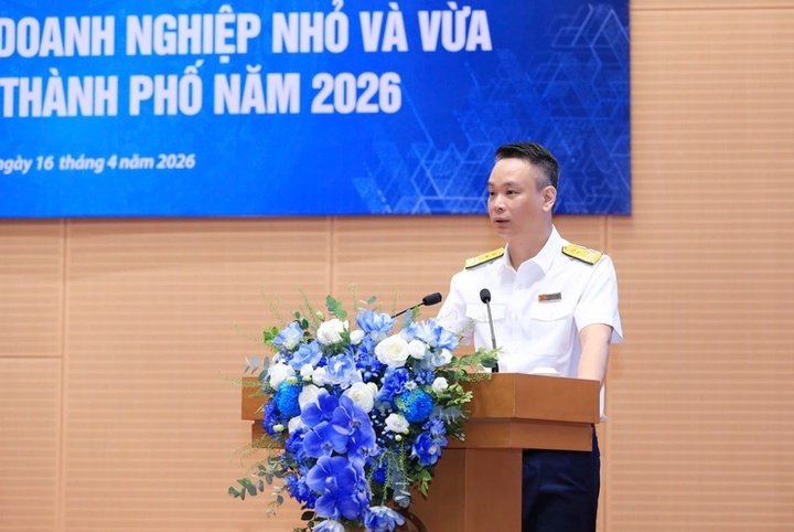 Ông Vũ Mạnh Cường, Trưởng Thuế thành phố Hà Nội trả lời các kiến nghị.