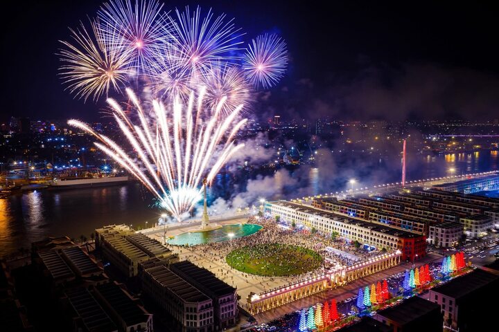 Các sự kiện, lễ hội mang lại cuộc sống đa sắc màu cho cư dân Vinhomes Royal Island.