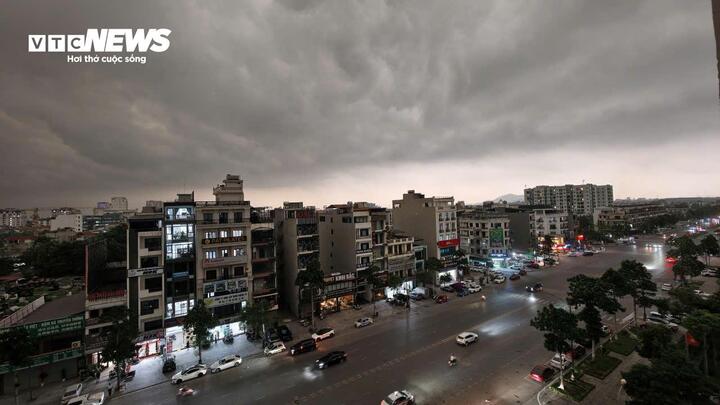 Bầu trời phường Võ Cường, tỉnh Bắc Ninh lúc 8h30 ngày 17/4.
