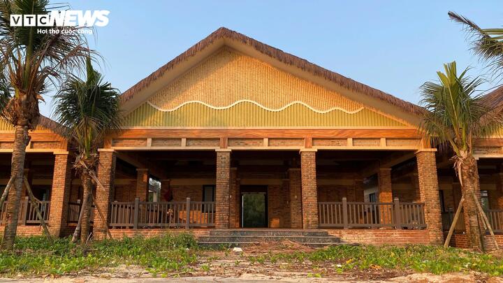 Tuy nhiên, hiện chỉ mới có UBND xã Bến Hải thực hiện đề án và tờ trình gửi cơ quan chức năng, còn UBND xã Cửa Việt vẫn đang trong giai đoạn thực hiện thẩm định giá và xây dựng phương án gửi cơ quan chức năng xem xét. Tuy nhiên, vẫn chưa thể "chốt" được mốc thời gian cụ thể đưa bãi tắm vào hoạt động.