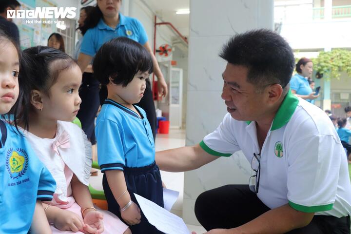 TP.HCM khám sức khỏe miễn phí cho người dân tại 168 xã phường và đặc khu - 4