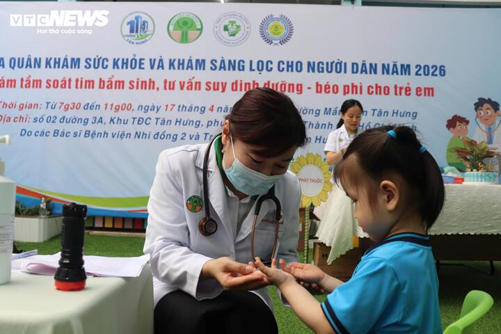 TP.HCM khám sức khỏe miễn phí cho người dân tại 168 xã phường và đặc khu - 3