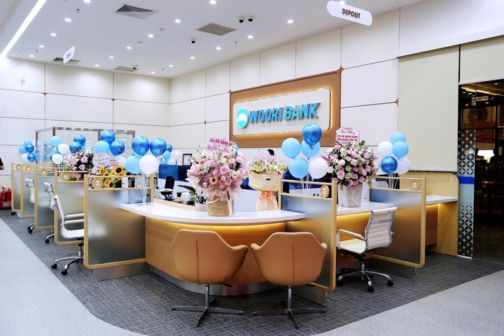 Không gian hiện đại bên trong PGD Hoàng Văn Thụ.