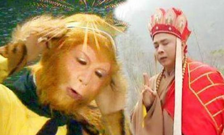 Mỗi lần Đường Tăng niệm chú, vòng kim cô lại siết chặt khiến Tôn Ngộ Không đau chết đi sống lại.