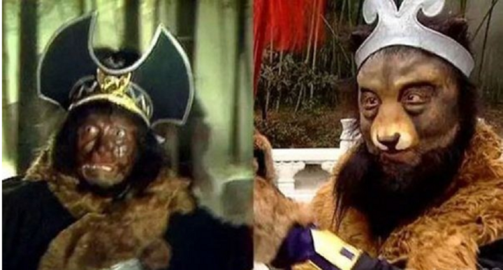 Hắc Hùng đeo chiếc vòng kim cô thứ 2.