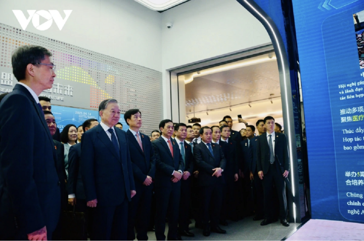 Tổng Bí thư, Chủ tịch nước Tô Lâm thăm trung tâm hợp tác đổi mới AI Trung Quốc - 2