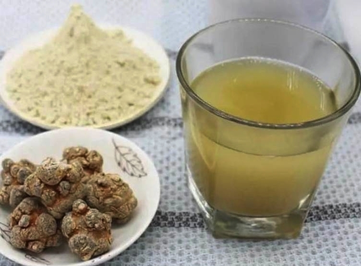 Mỗi ngày, có thể dùng khoảng 2–4 g nụ hoa, pha với nước sôi và uống đến khi nước nhạt vị. (Ảnh minh hoạ)
