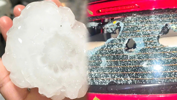 Mưa đá to như quả trứng trút xuống xã Bắc Hà vào rạng sáng 16/4 gây hư hỏng mái nhà, làm vỡ kính ô tô. (Ảnh: N.N.)