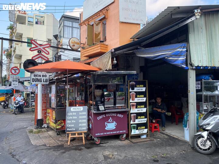 Cà phê pha máy được sử dụng ở khắp mọi nơi tại TP.HCM. (Ảnh: Đại Việt)